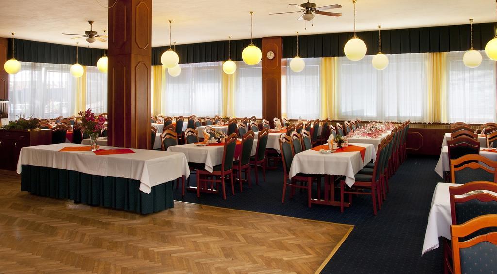 Hotel Slunce Havlíčkův Brod Extérieur photo